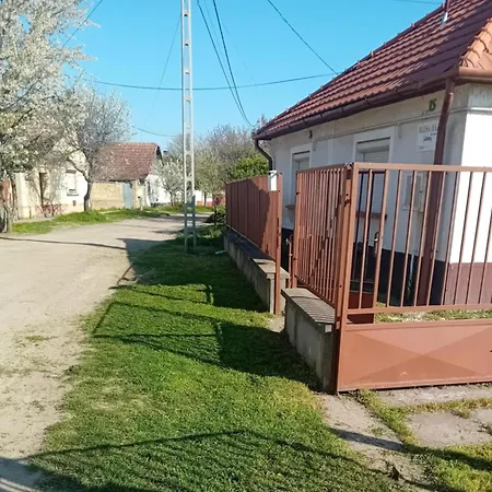 Rozsa Haz