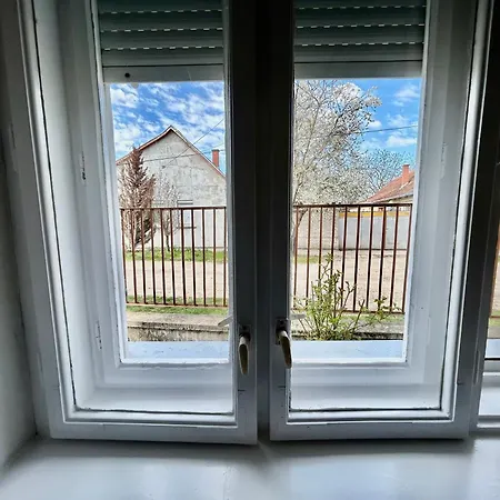 Rozsa Haz Apartmán *